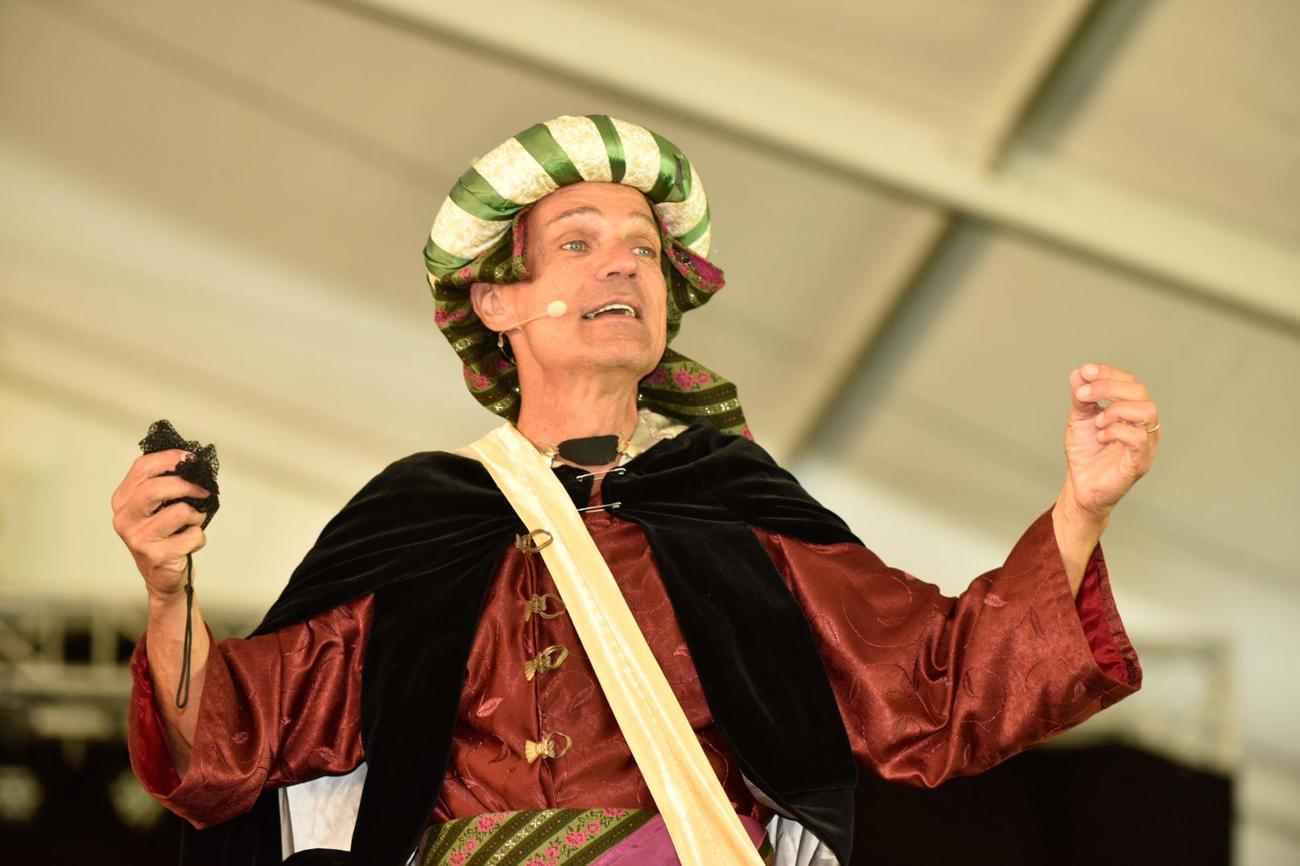 Eric Wehrlin als Zöllner Zachäus – die Besucherinnen und Besucher des Kirchensonntag wähnten sich inmitten der biblischen Geschichte. (Bild: zVg)