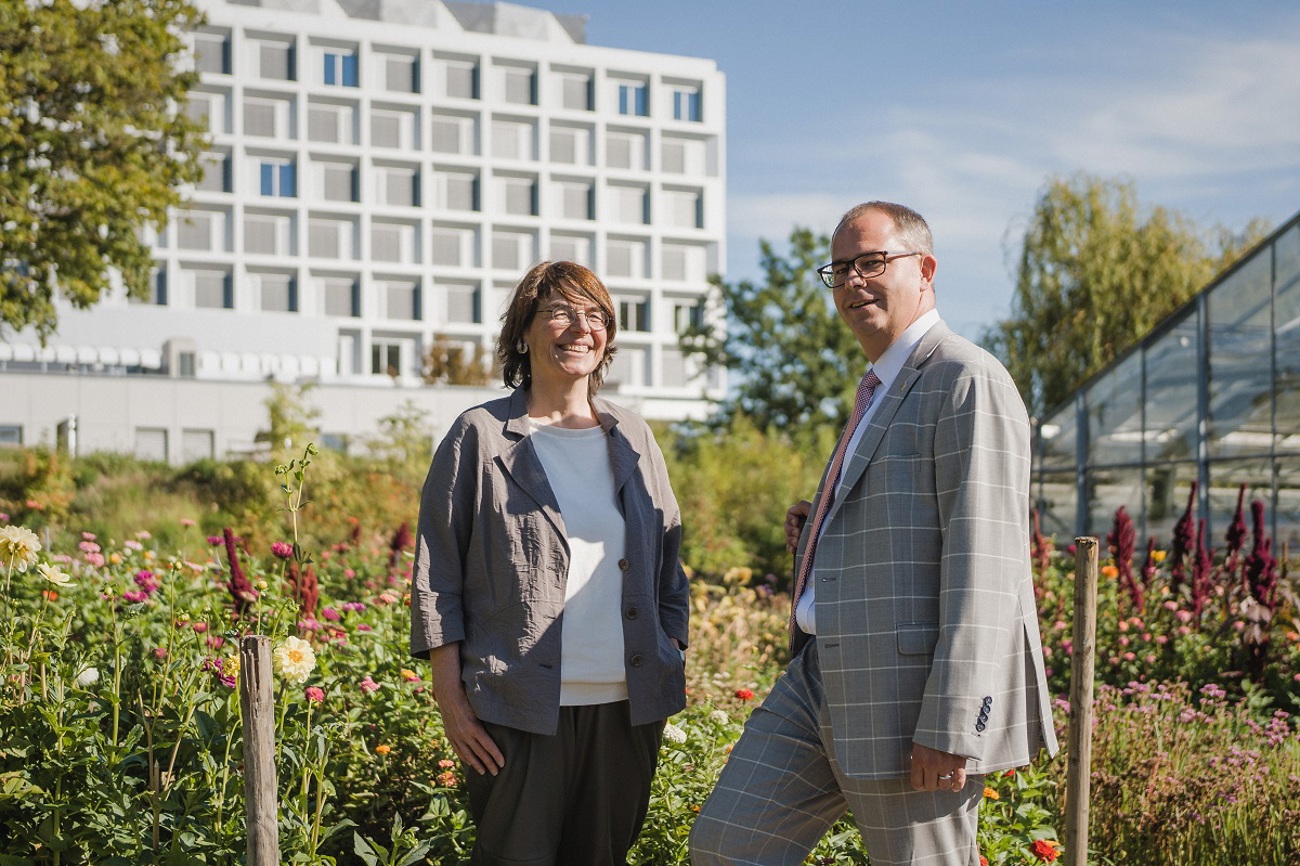 Reden über ihre Stossgebete und über das Beten in der Öffentlichkeit und im  «stillen Kämmerlein»: Christina Aus der Au und Urs Martin. (Bild: Dario Hässig)