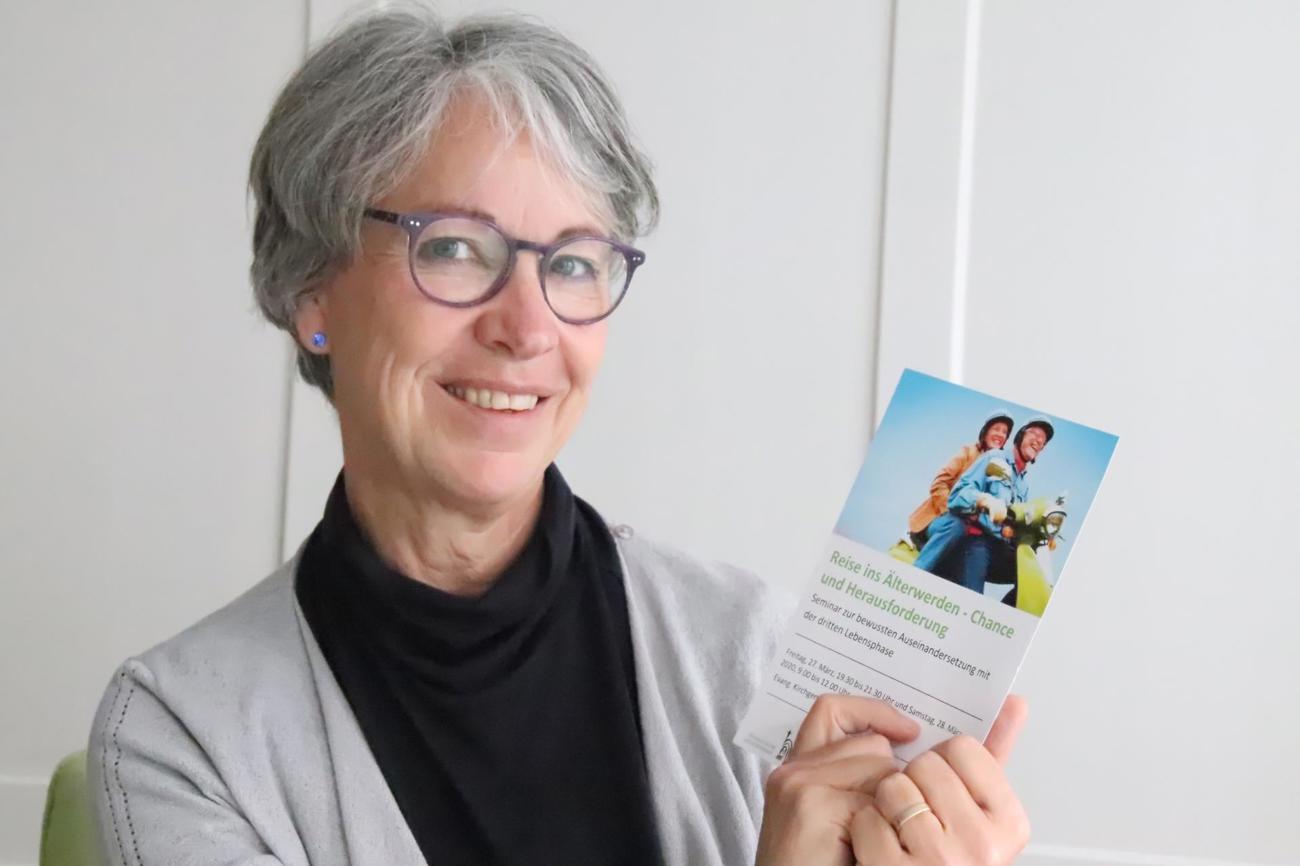 Erlebt viele ältere Menschen als anpassungsfähig und aufgeschlossen: Pfarrerin Esther Baumgartner. (Bild: het)