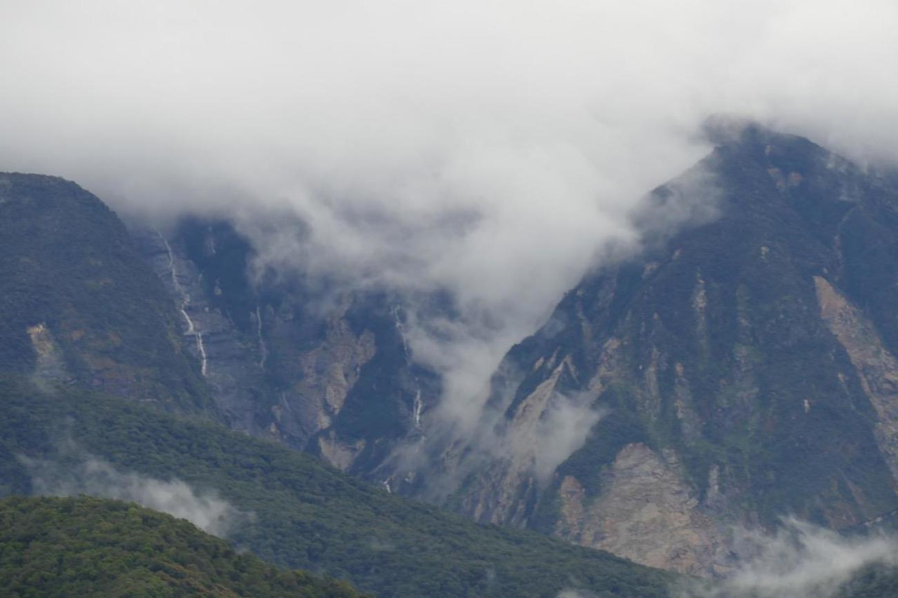 Der Kinabalu (4'095 m.ü.M) hinter den Wolken