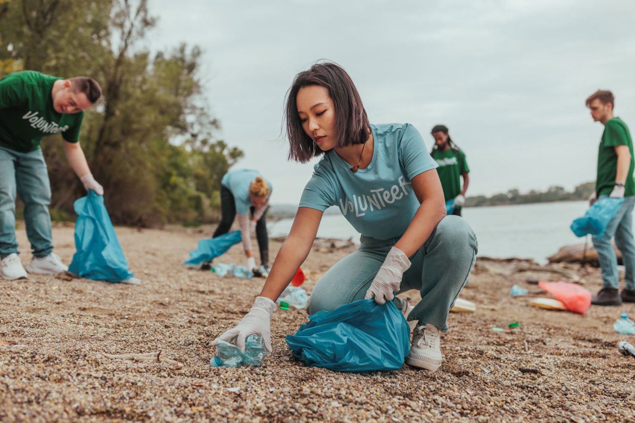 Die Service-citoyen-Initiative sieht vor, dass alle jungen Menschen einen Dienst für die Allgemeinheit leisten. (Bild: AdobeStock / bernardbodo)