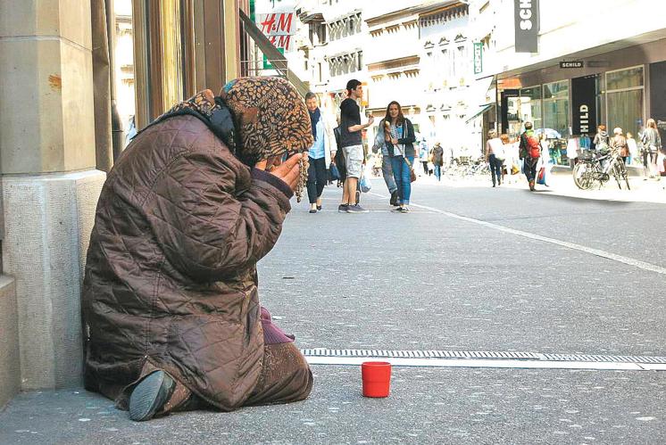 Zwischen Barmherzigkeit und Ärgernis Zwischen Barmherzigkeit und Ärgernis