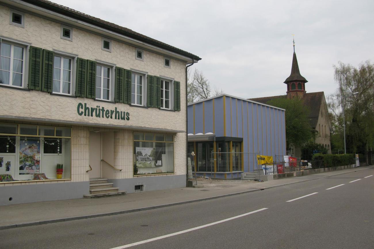 Das neue Begegnungszentrum «Viva» (in der Mitte) steht mit dem bestehenden «Chrüterhus» und der Kirche Kurzdorf für einen zukunftsorientierter Aufbruch in Frauenfeld. (Bild: tk)