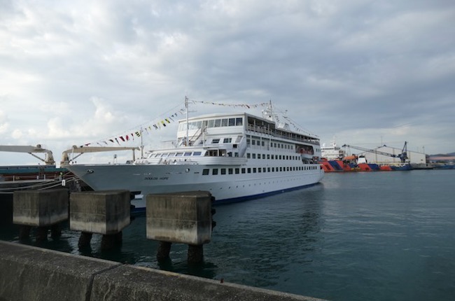 Die Doulos Hope im Hafen von Kota Kinabalu