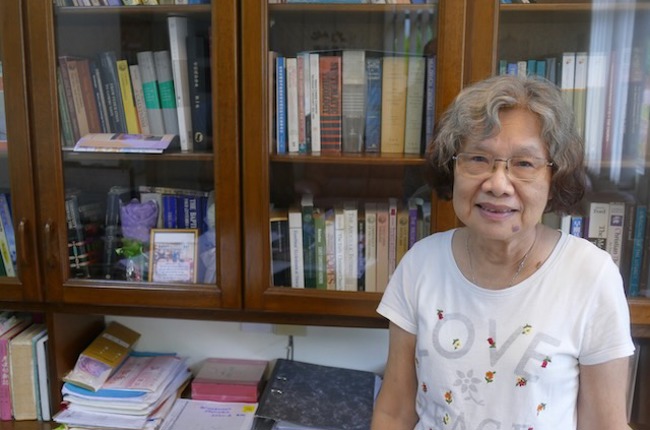 Dr. Chung Song Mee - Vize-Prinzipal und Dozierende über das Pensionierungsalter hinaus Dr. Chung Song Mee - Vize-Prinzipal und Dozierende über das Pensionierungsalter hinaus