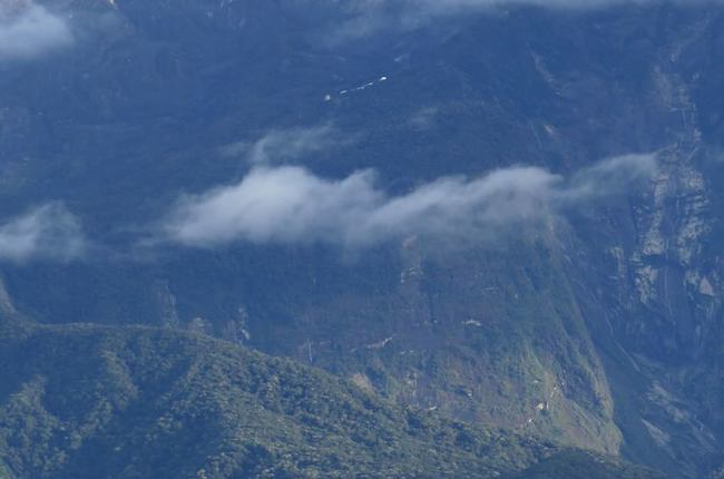 Mt. Kinabalu - dezent eingehüllt...