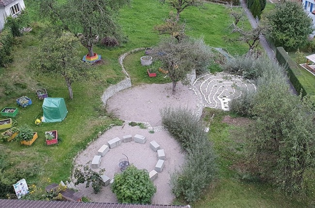 Sechs Kreise sind im «Buntä Chilä Gartä» in Sirnach wie Blütenblätter um ein Zentrum angelegt. (Bild: zVg) Sechs Kreise sind im «Buntä Chilä Gartä» in Sirnach wie Blütenblätter um ein Zentrum angelegt. (Bild: zVg)