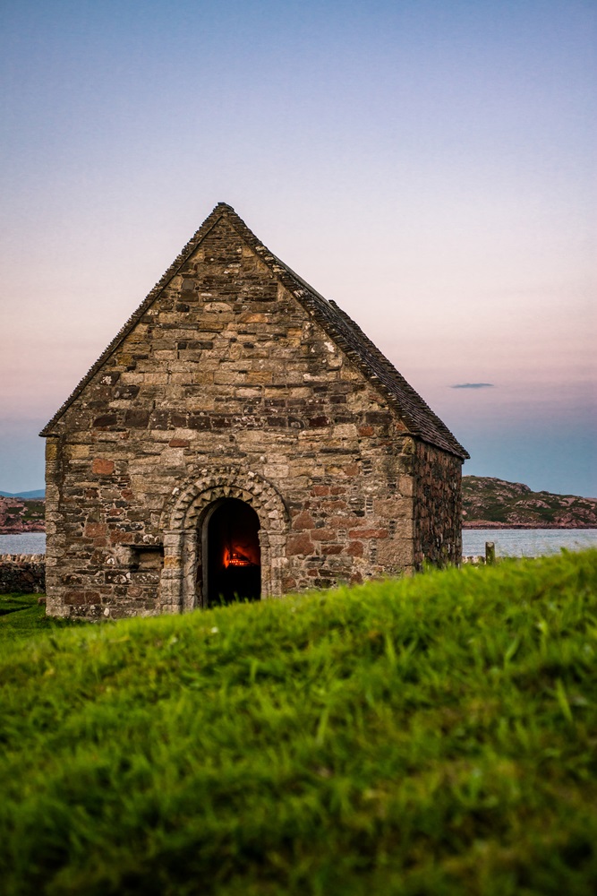 iStock-1256321049_Kapelle_Schottland_150x150.jpg