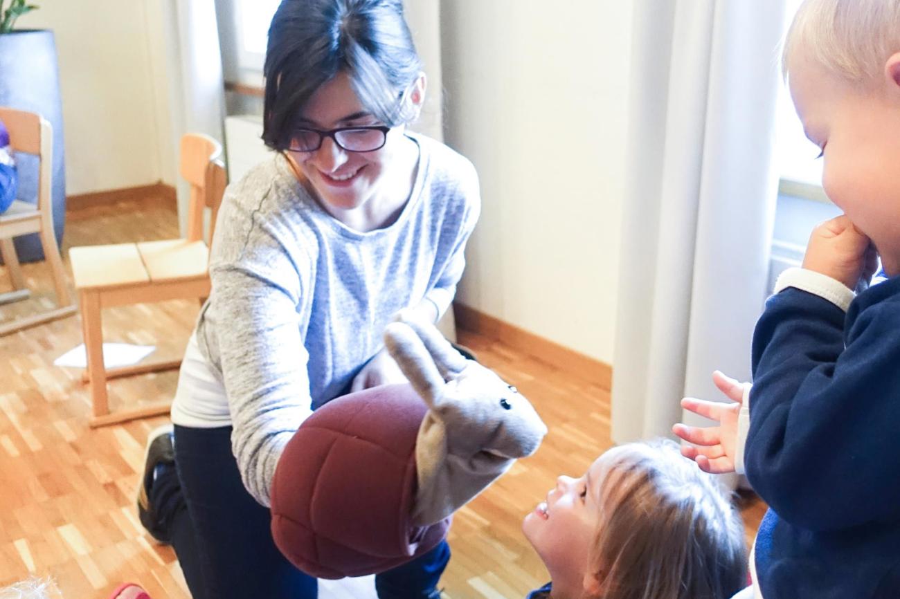 Eva Hollenstein arbeitet als Cevi-Leiterin gerne mit Kindern zusammen. (Bild: zVg)