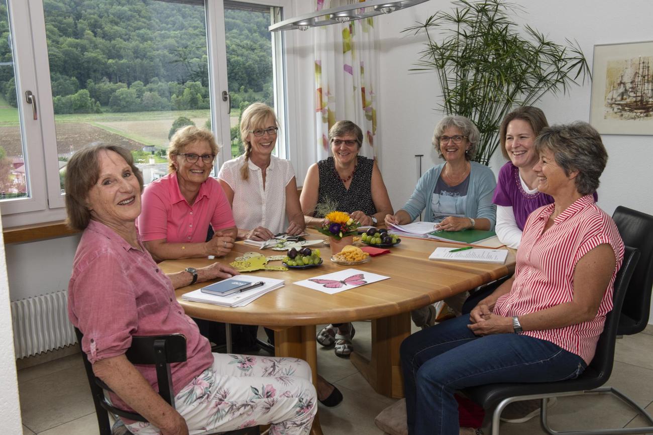 Das Schaffhauser Leitungsteam: Elsi Haller, Susanne Blum, Yvonne Ryser,
Beer, Ruth Meier, Bea Steiner, Edith Evelyn Thalmann (v. l.) | LEUTERT