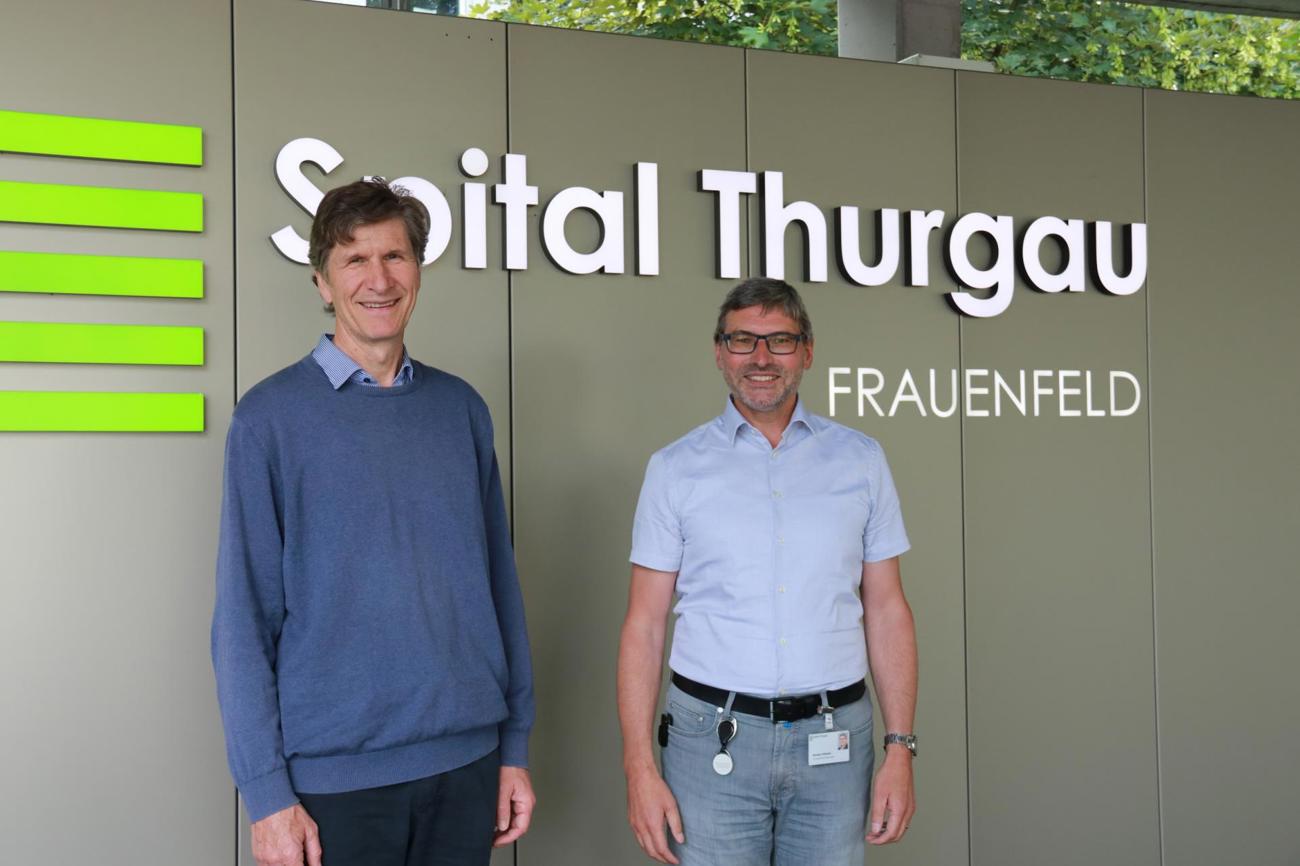Markus Aeschlimann und Richard Häberlin: Der einstige und der neue Spitalseelsorger fühlen sich als Gebende und Beschenkte zugleich. (Bild: Claudia Koch)