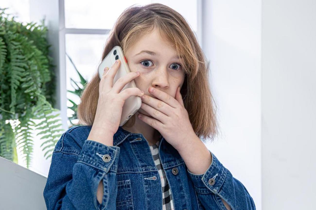 Ein Workshop will Jugendlichen helfen, Verschwörungserzählungen zu erkennen. | Symbolbild: Freepik.com