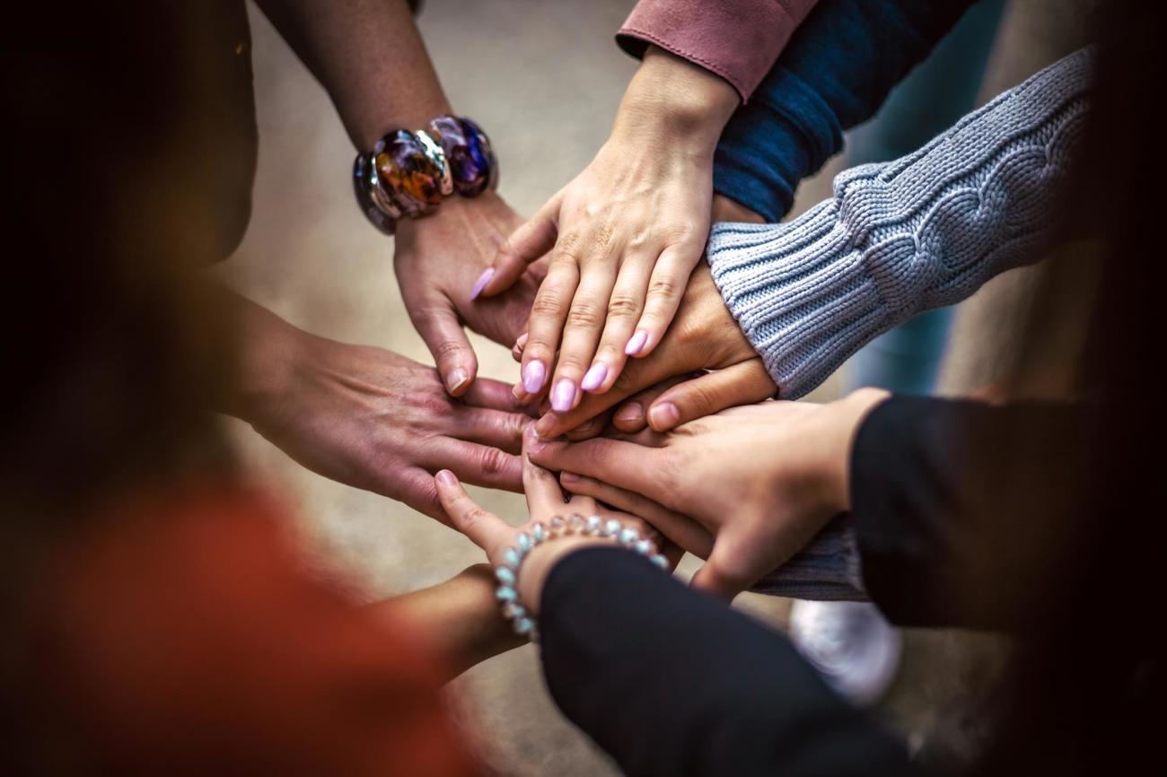In der Krise soll der Zusammenhalt in der Gesellschaft wieder in den Fokus gerückt werden. (Bild: pixabay.com)