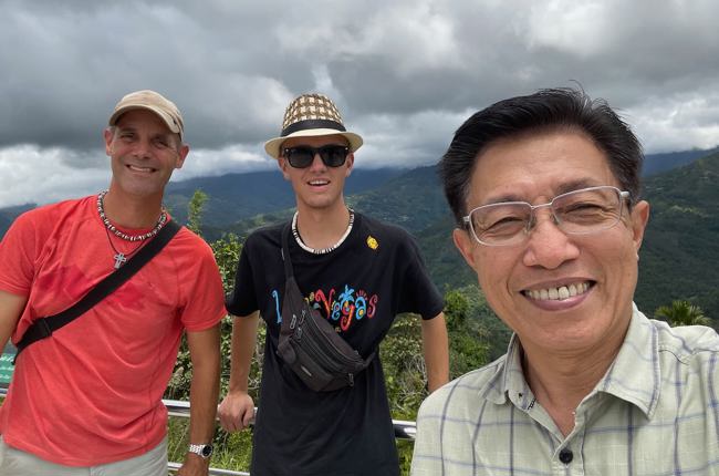 Mit Bischof James Wong der Basel Christian Church Of Sabah Mit Bischof James Wong der Basel Christian Church Of Sabah