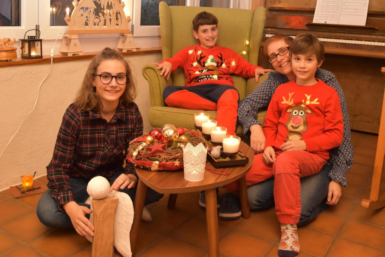 Pfarrerin Janine Haller kann die Weihnachtszeit mit ihren Kindern Chiara,
Elijah und Noam heute so richtig geniessen. Das war nicht immer so. (Bild: cyr)