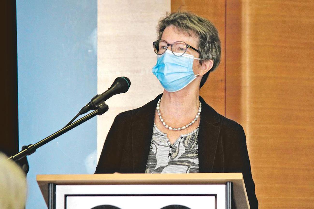 Auftritt mit Maske: Synodalratspräsidentin Evelyn Borer. | Zuber