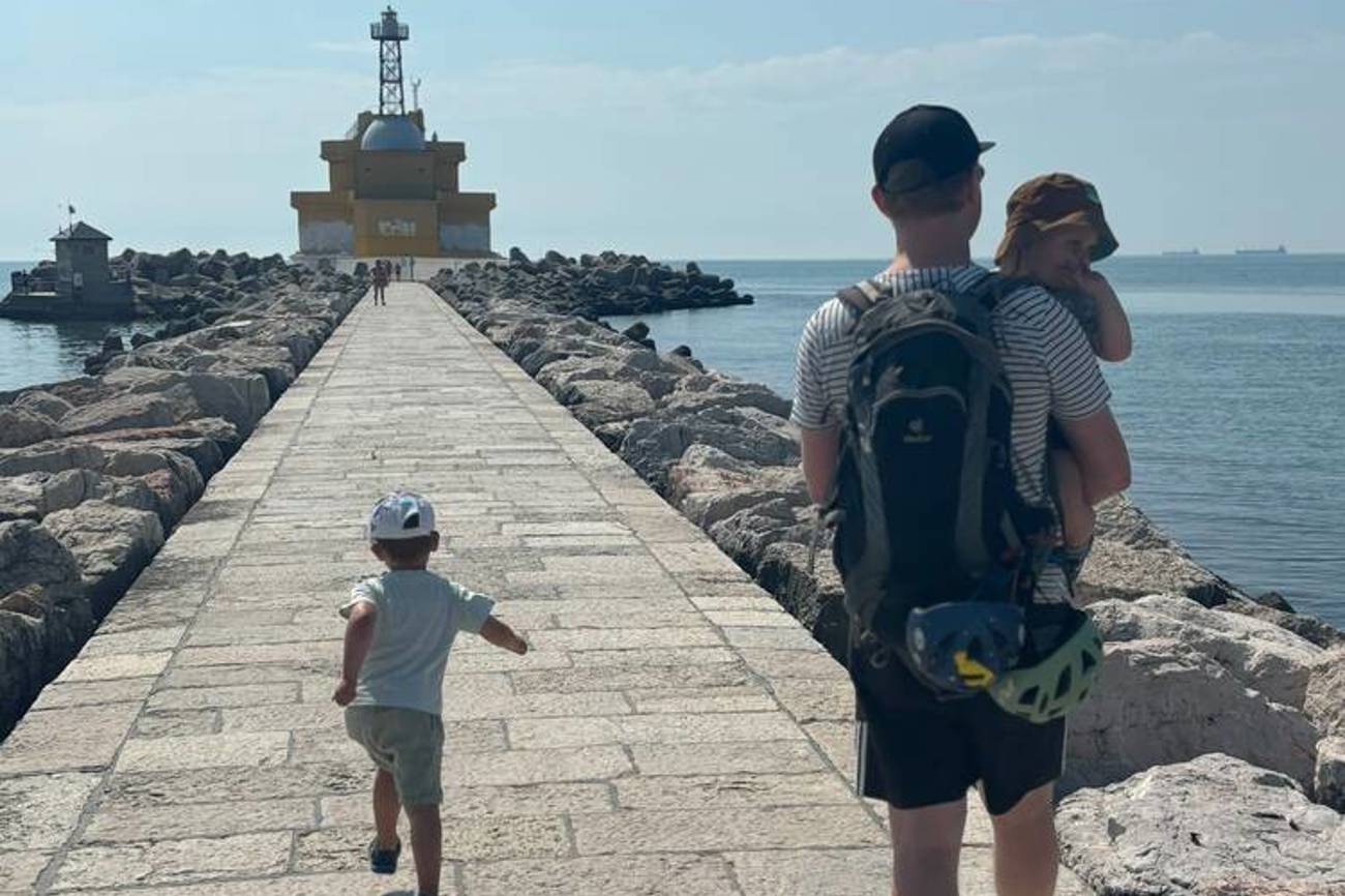 Familienidylle dank guten Absprachen und viel Freiraum: Familie Rüegger an der Adria. (Bild: zVg)