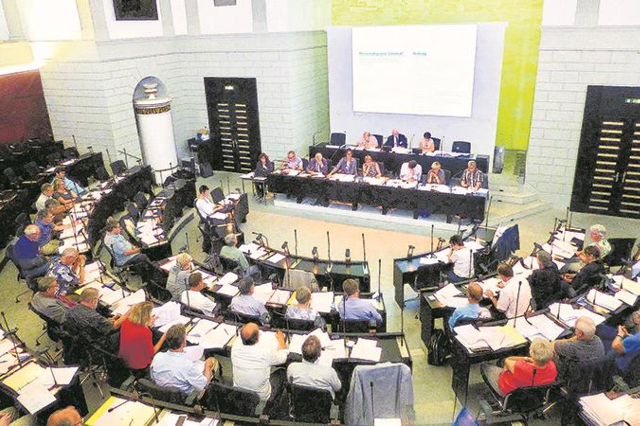 Engagierte Debatte im Luzerner Ratshaus: Pfarrwahl und Konzernverantwortungsinitiative.|tz
