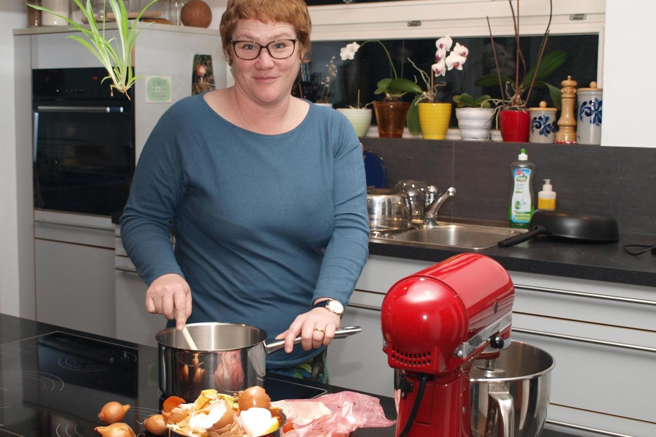 Cathrin Legler-Widmer liebt das Kochen und Essen: «So wie Sprache zum Teilen des Glaubens gehört, gehört Essen zum Teilen im Alltag.» (Bild: brb)