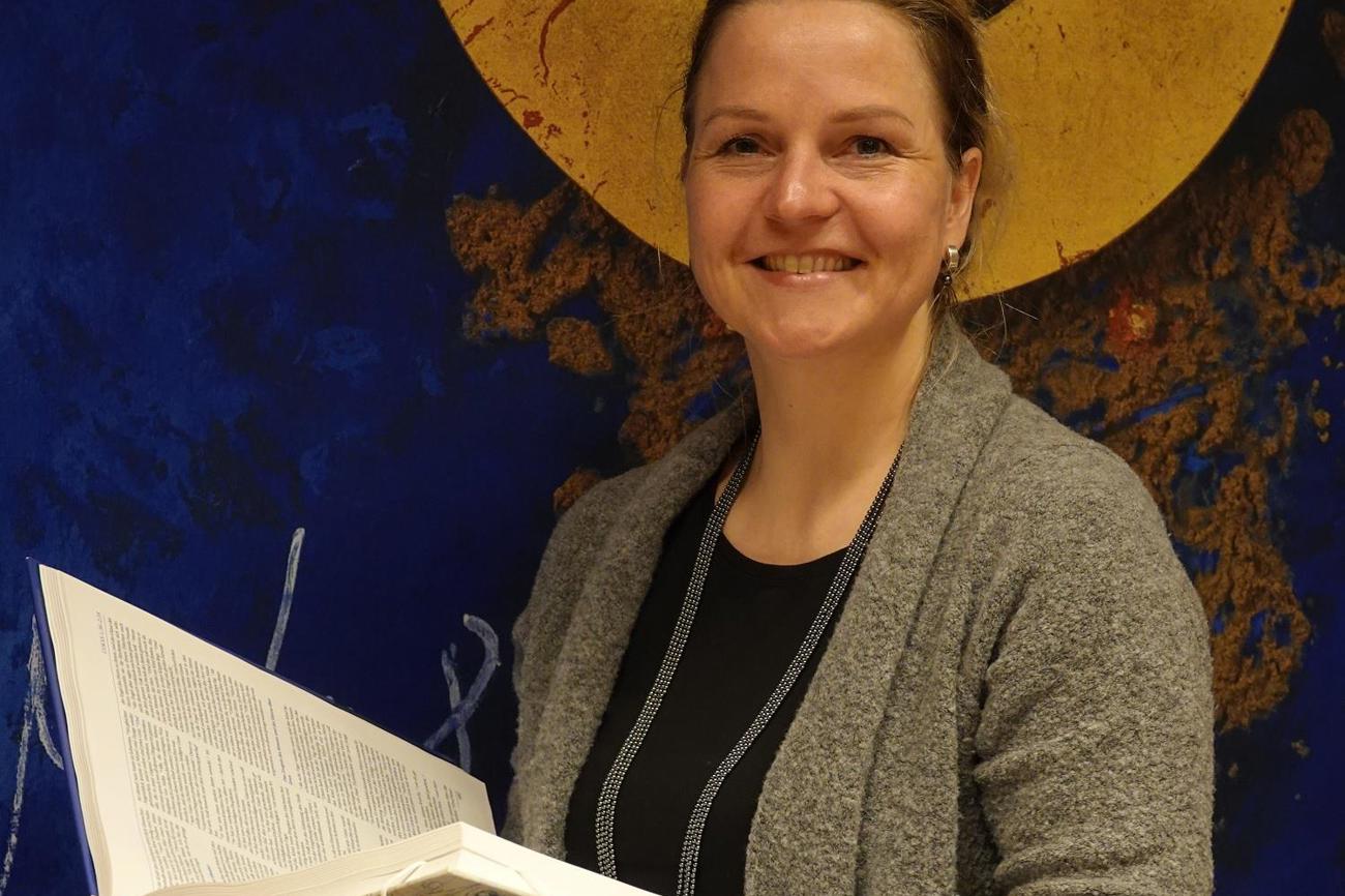 Gesa Larsson wirkt als Lektorin im Spitalgottesdienst mit.