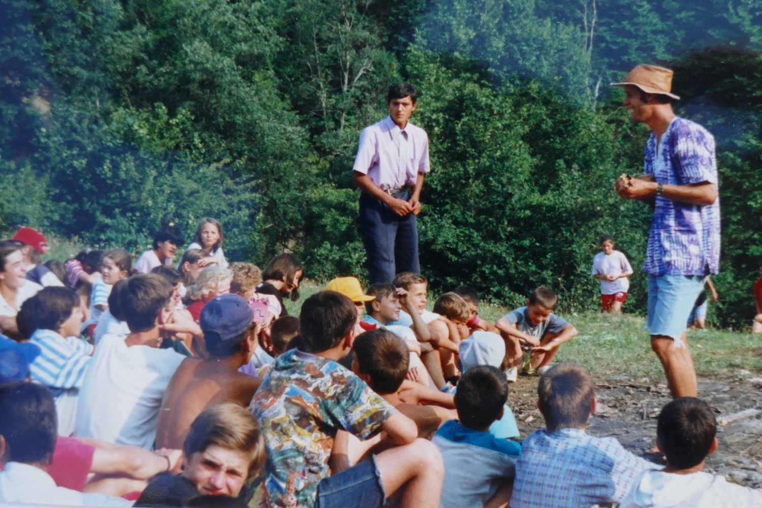 Auch Samuel Kienast (rechts) engagiert sich seit Jahrzehnten für die Teenranch. (Bild: zVg)