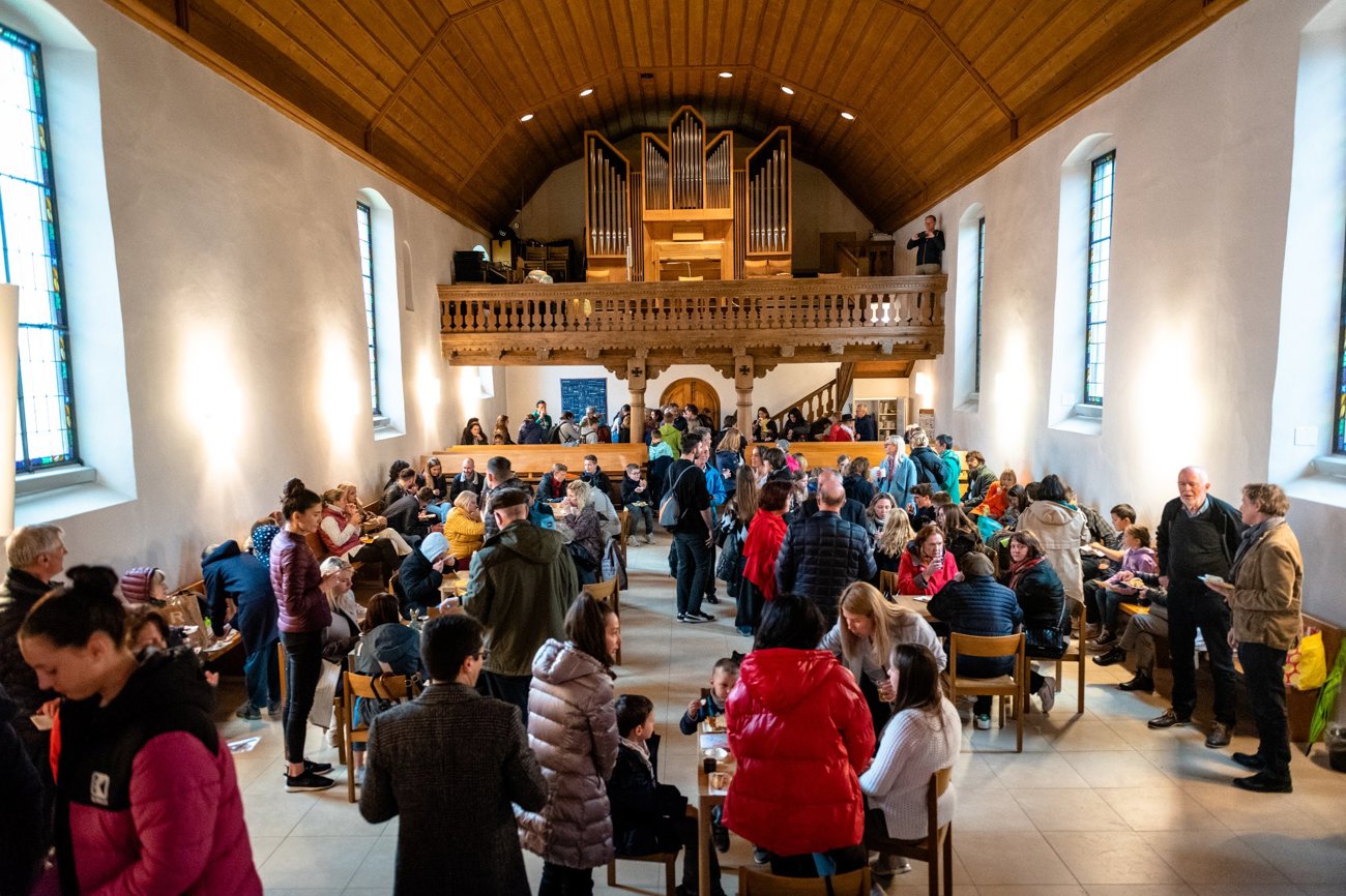 Ein Ort, verschiedene Nutzungsmöglichkeiten: Die Begegnungsstätte Open Place in Kreuzlingen wird für Flohmärkte, Gottesdienste, Vorträge und vieles mehr genutzt. (Bild: Benjamin Arntzen)
