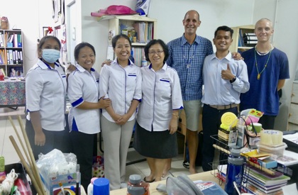 Lehrpersonen der Schule für Migrantenkinder in Kota Kinabalu 