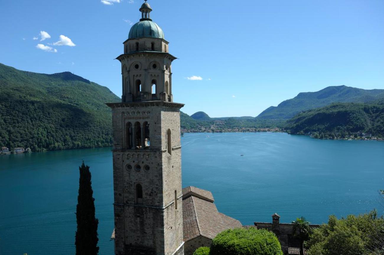 Gleich neben dem Friedhof befindet sich die Pfarrkirche Santa Maria del Sasso. Der Renaissancebau enthält zahlreiche Fresken.