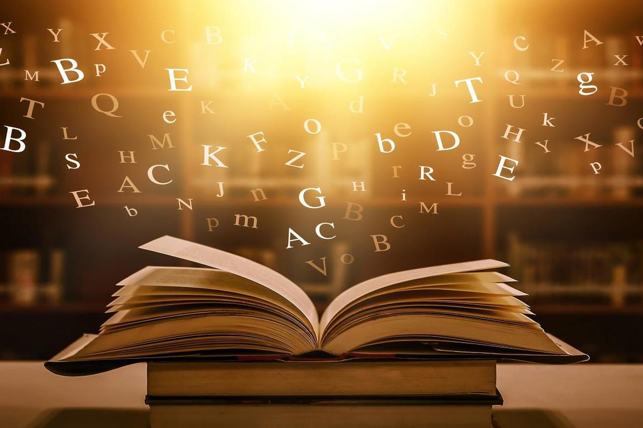 «Wer bin ich?»: Kirchliche Bildung hilft, die eigene Identität besser zu verstehen. (Bild: Adobe Stock/Ping198)