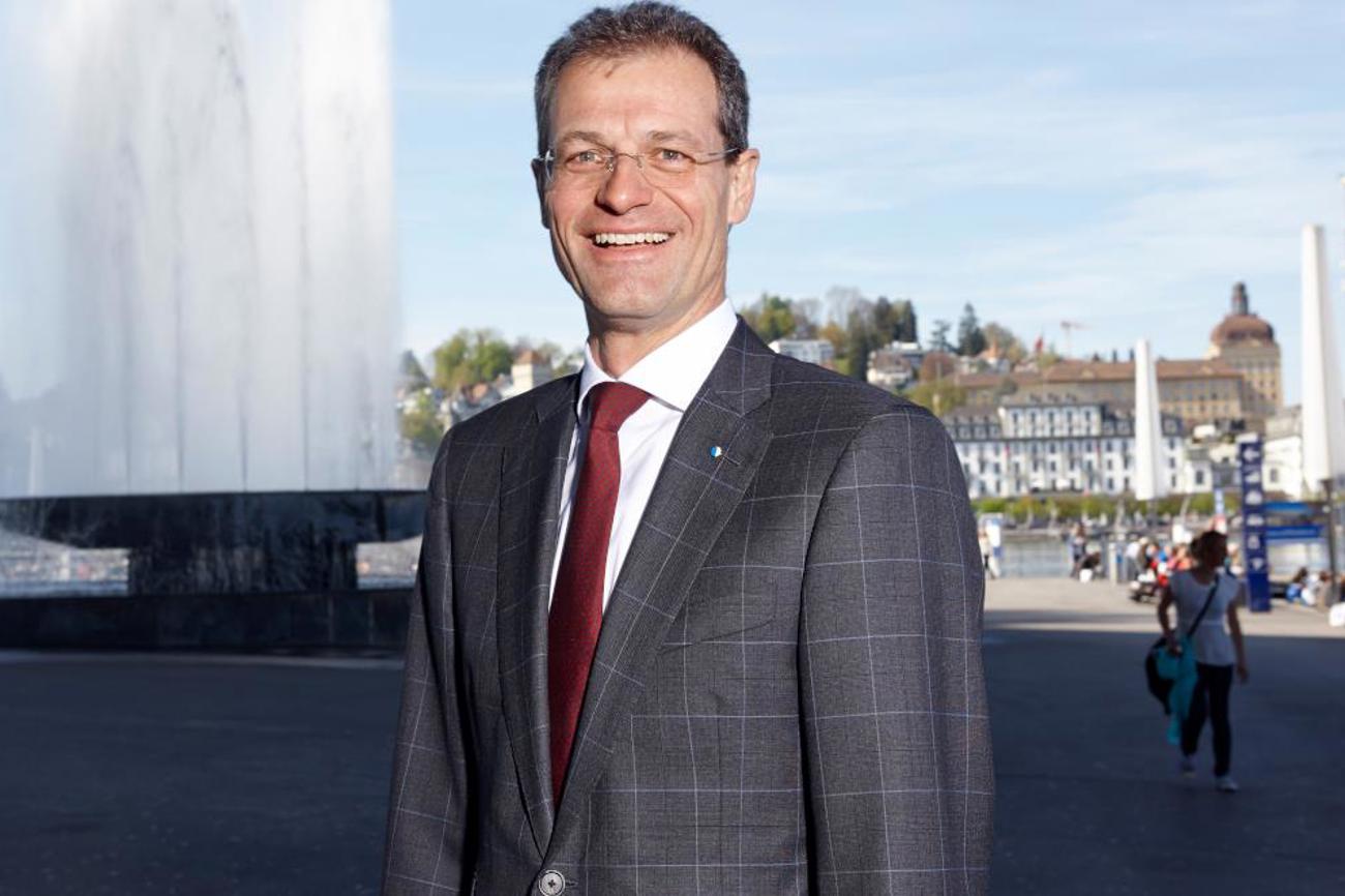 «Es war beeindruckend, dass 200 Personen aus ganz verschiedenen Bereichen bereit waren, an einem Samstag ihre Erwartungen an die Reformierte Kirche Luzern zu formulieren und Gemeinsamkeiten, Weiterführendes, Verbindendes auszuloten. Das passt bestens zu unserem aktuellen Präsidialmotto «Luzern verbinden». Danke für diesen Beitrag der Reformierten Kirche Luzern.»
Reto Wyss, Regierungspräsident
