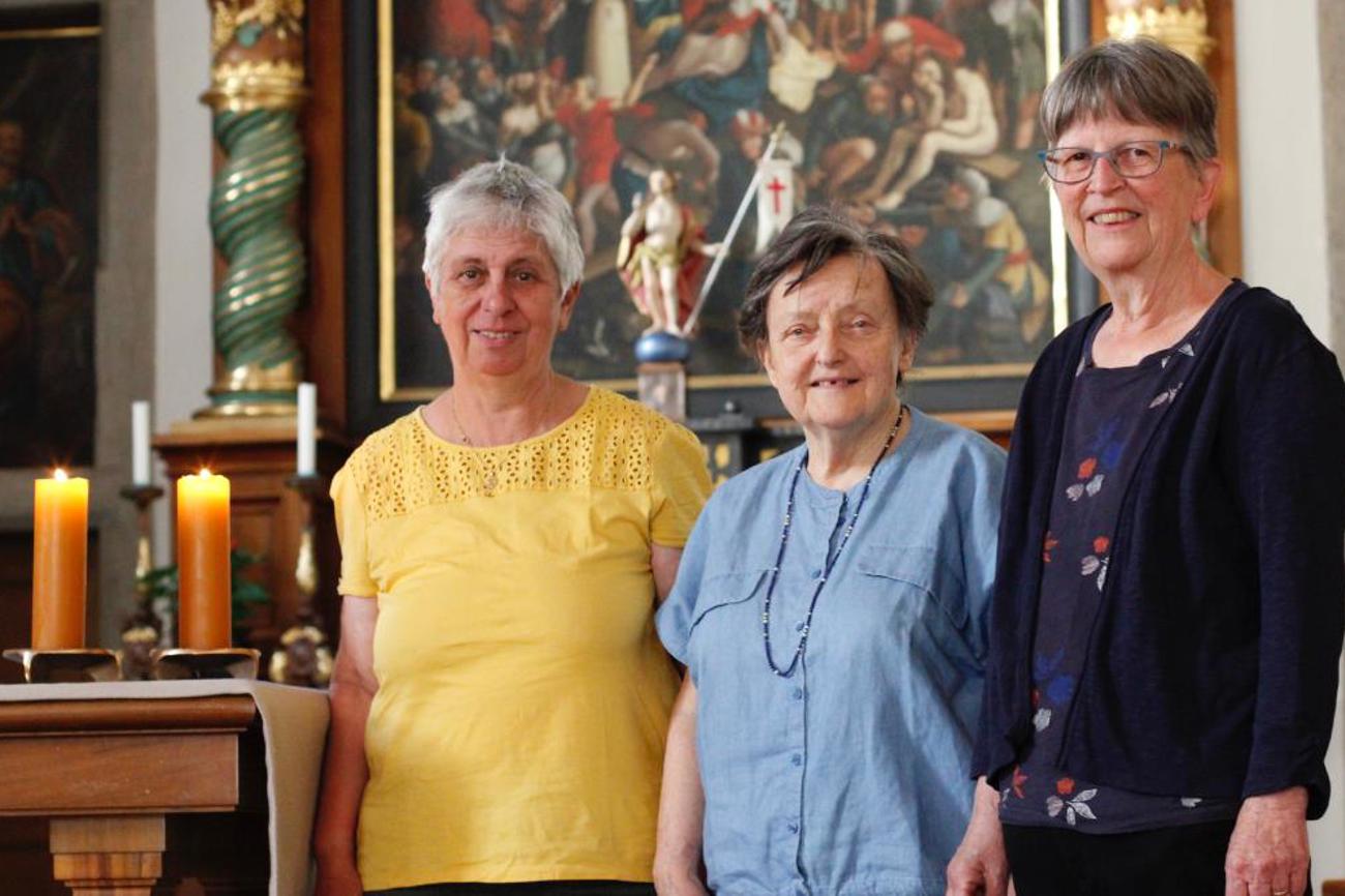 20 Minuten für den Frieden, unter anderem mit Eveline Schärli und Ruth Vogler. | Zuber
