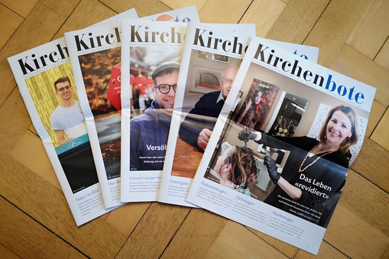 Verschiedene Ausgaben des Kirchenboten. Bild: AdobeStock / pololia