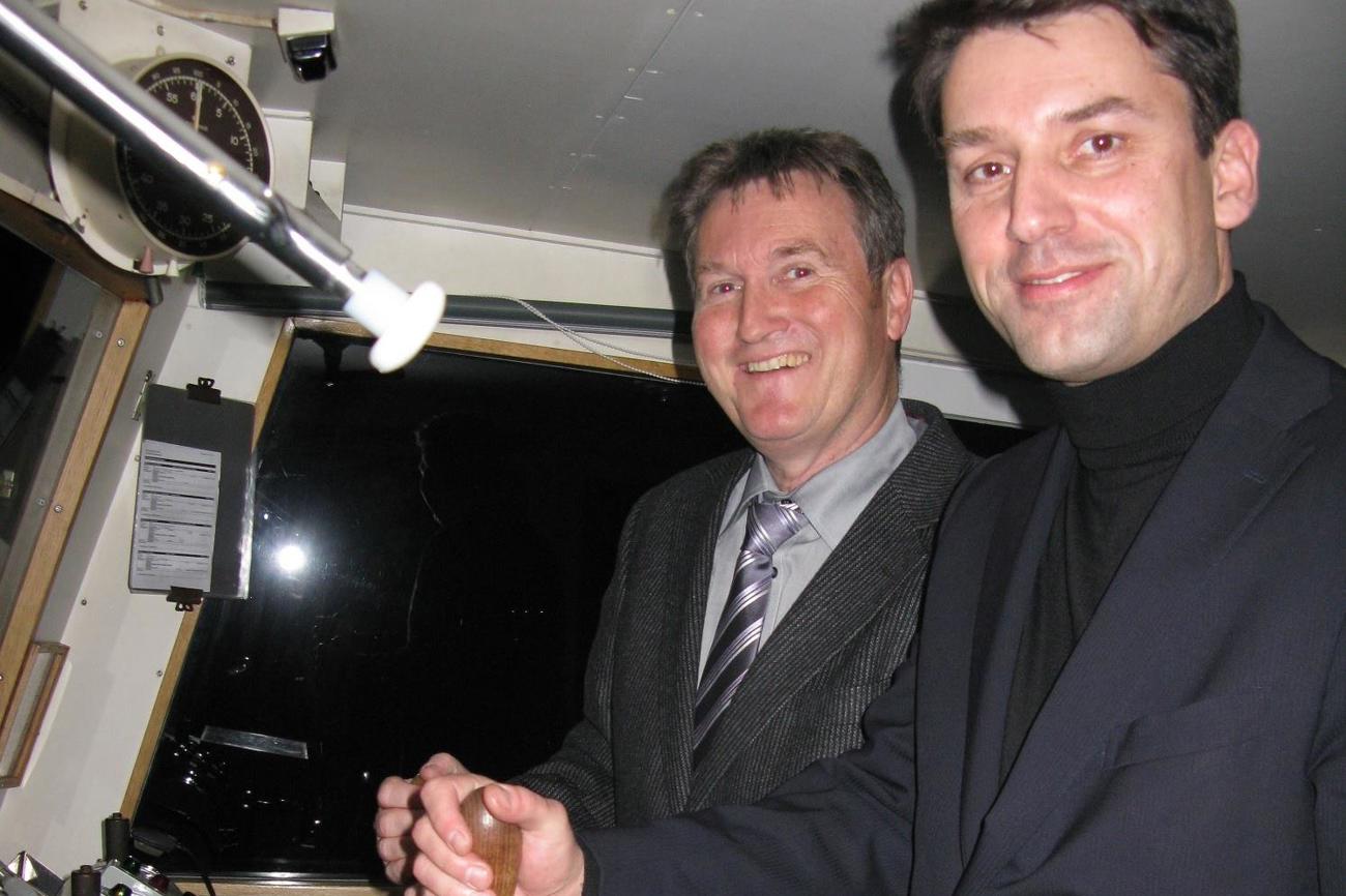 Vor zehn Jahren steuerten sie das Kirchenboot noch durch ruhigere Gewässer: Wilfried Bührer und Gottfried Locher. (Bild: sal)