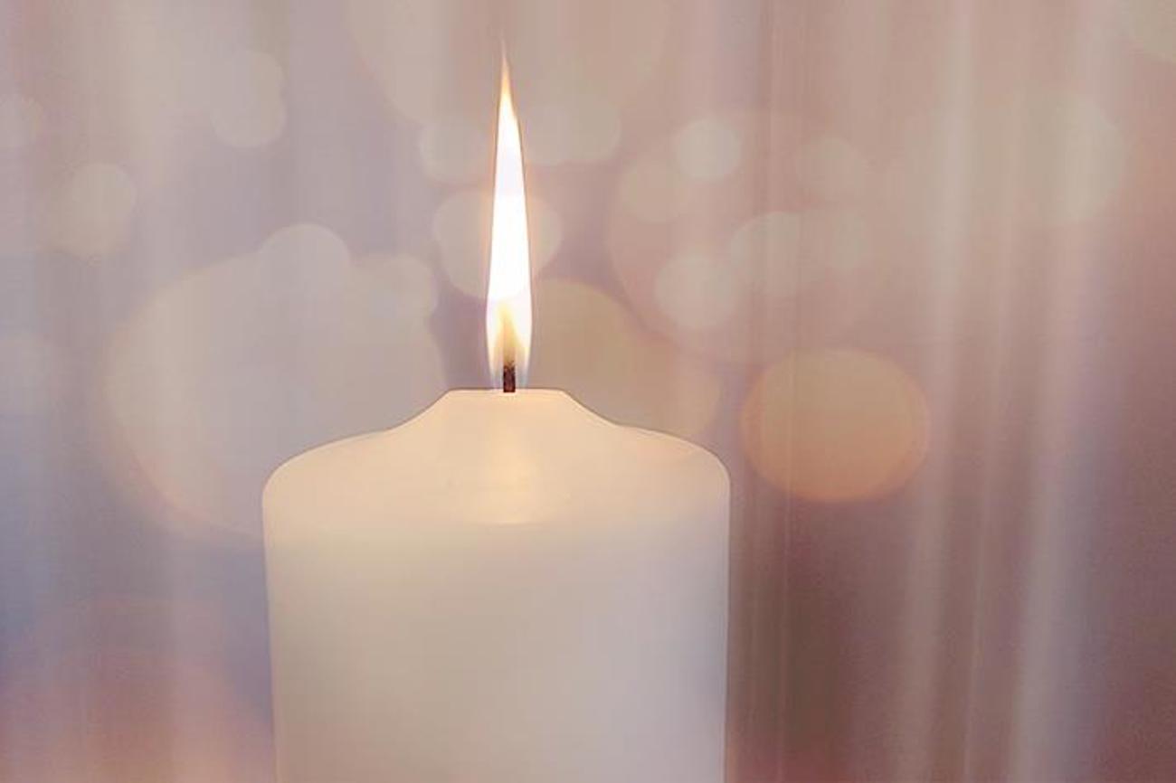 Osterkerzen sind Lichter der Hoffnung. | EKS
