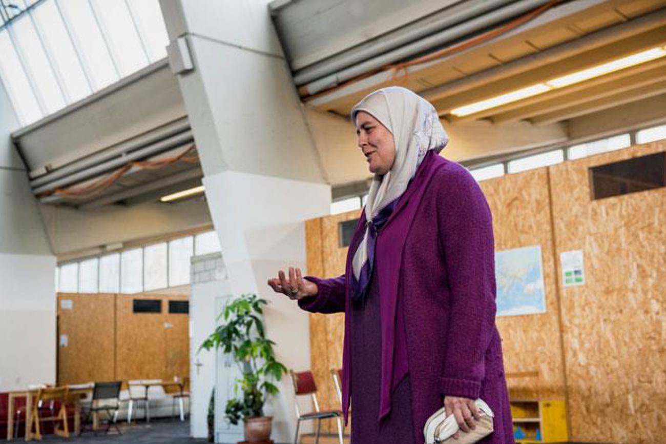 Neu finanziert der Zürcher Verein Quams auch die muslimische Seelsorge in den beiden Bundesasylzentren im Kanton. Belkis Osman im Einsatz.|UNHCR/Mark Henley