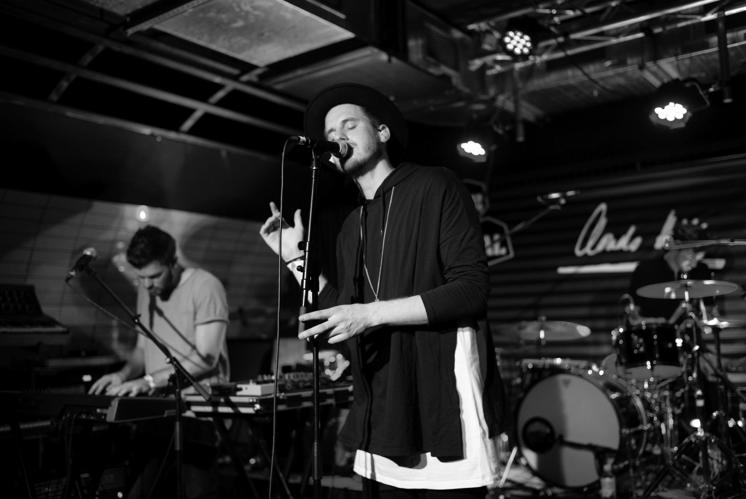 Mit christlicher Musik begeistern Mit christlicher Musik begeistern