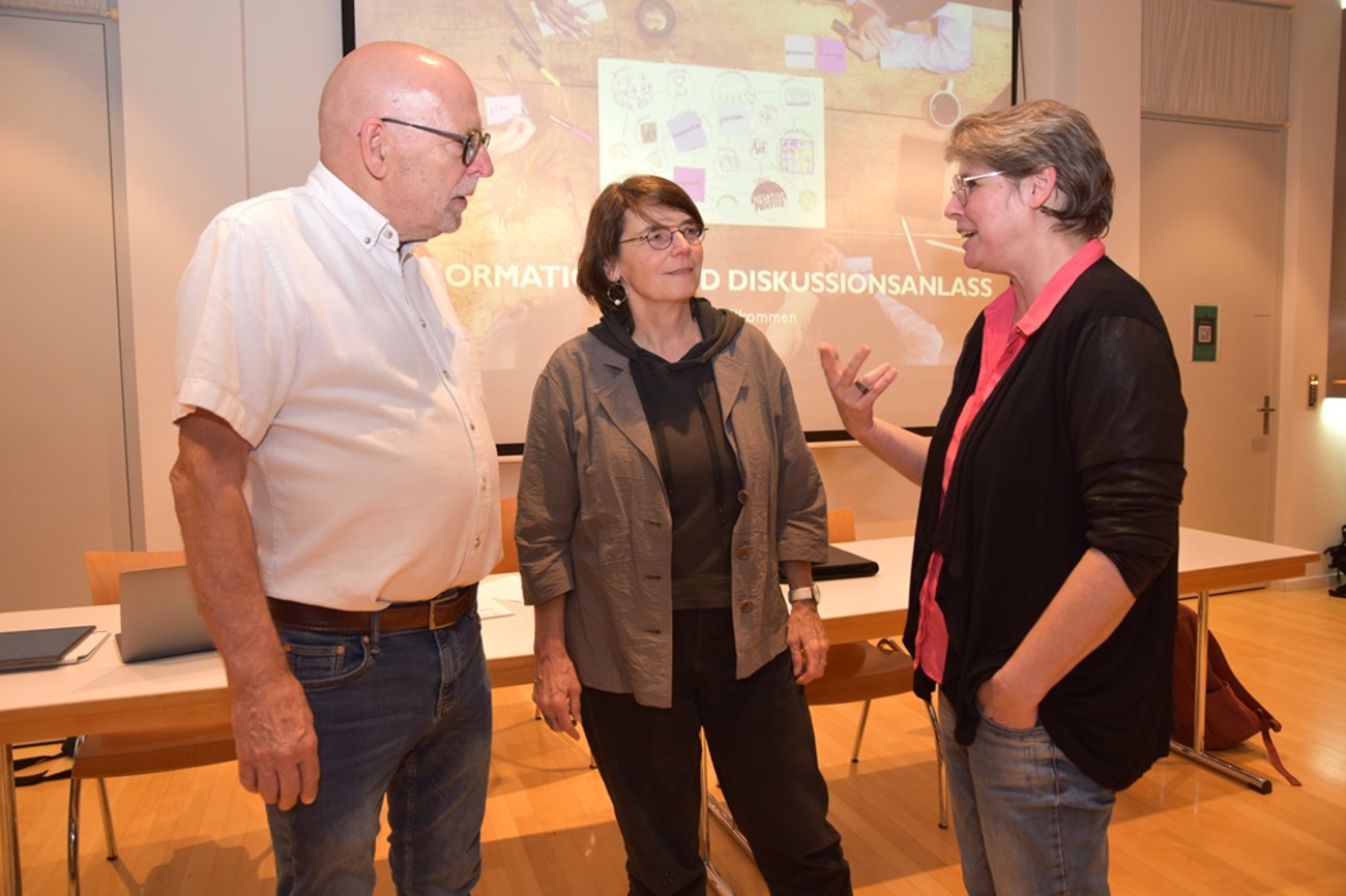 Markus Oettli, Christina Aus der Au und Monika Lendenmann im Gespräch. (Bild: zVg)