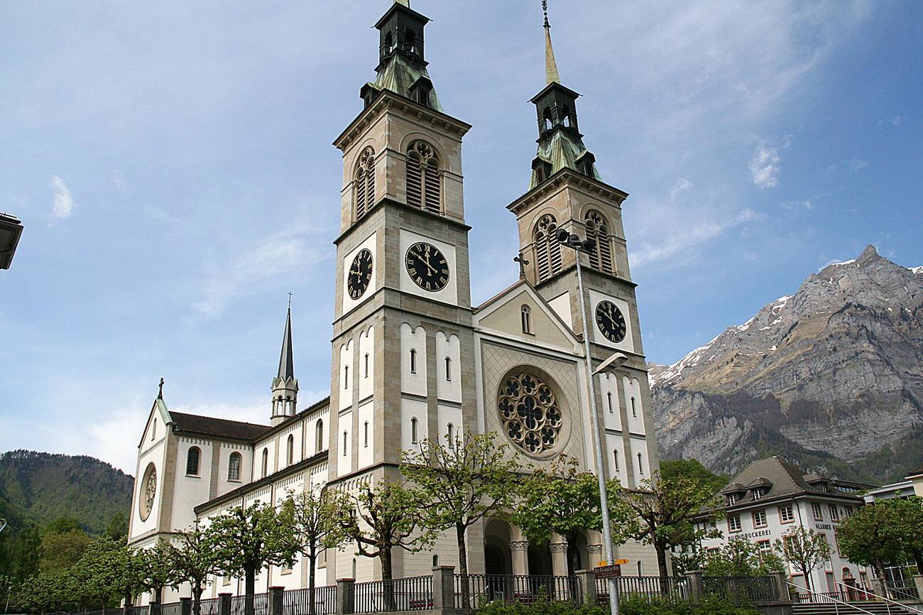 Sind wir gläubig, wenn wir jeden Sonntag den Gottesdienst besuchen, täglich unser Gebet hersagen und nach aussen fromm tun? Oder sind wir gute Christen, wenn wir das «Christsein leben»? 
Bild Madeleine Kuhn-Baer