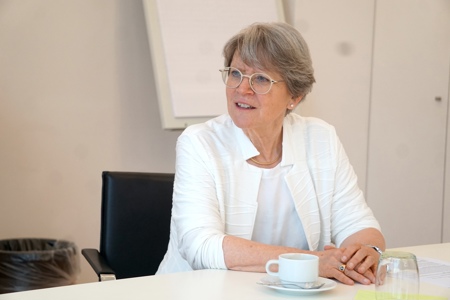 Wann haben Sie zuletzt gebetet, Frau Famos?